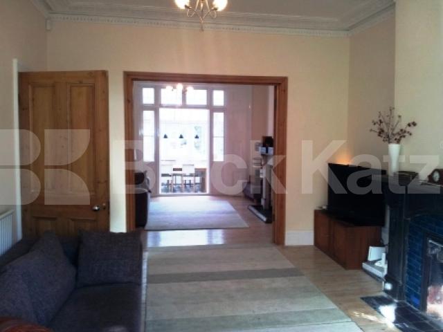 			5 Bedroom, 1 bath, 1 reception House			 Weston Park, CROUCH END